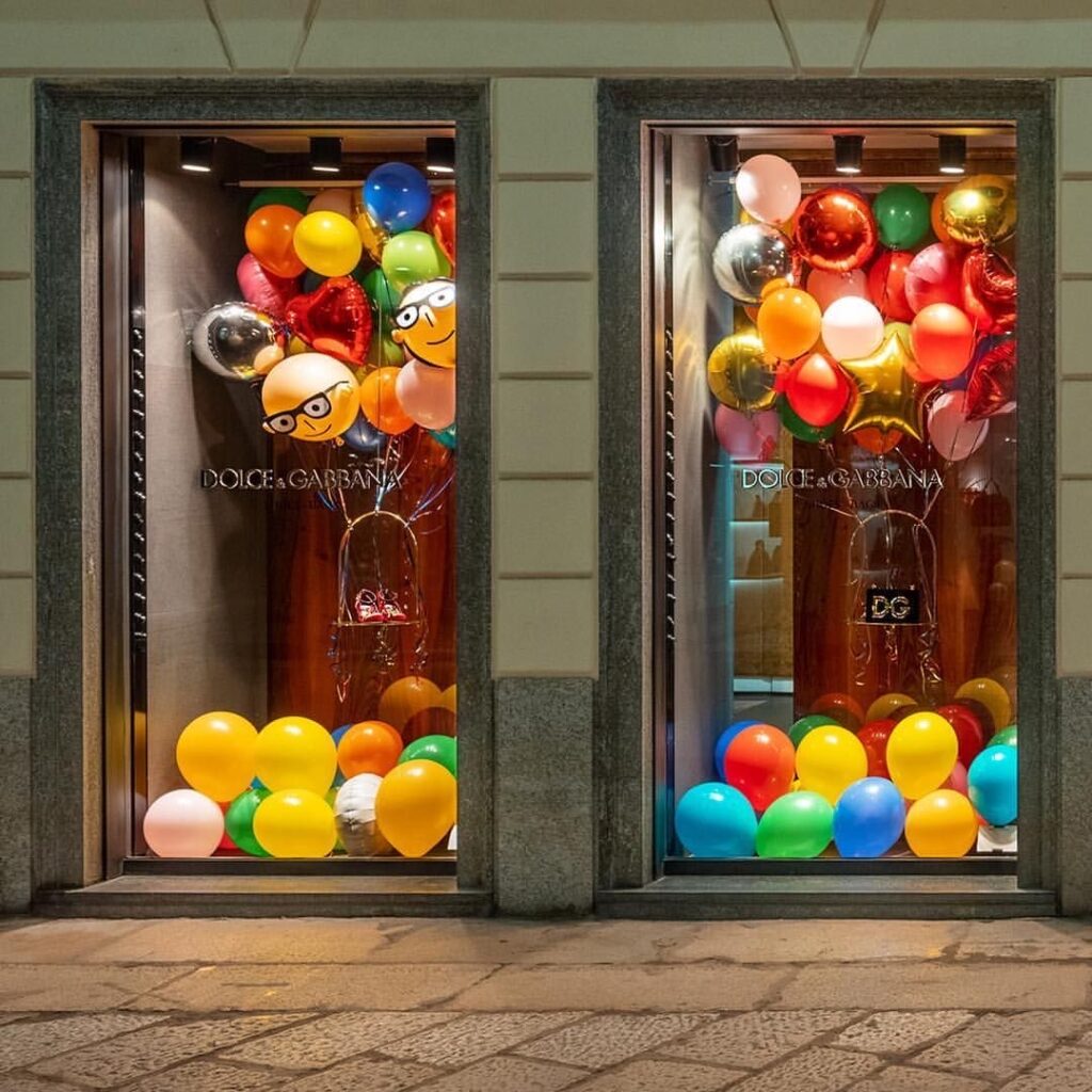 Vitrine de ballon multicouleur pour Dolce&Gabbana à Lyon