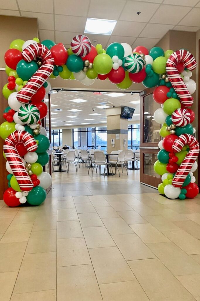 Arche de ballon vert et rouge pour Noël